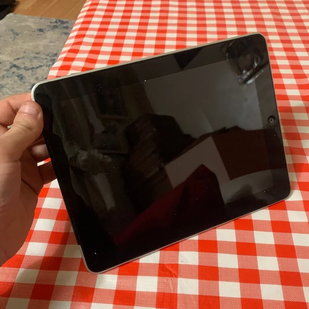 Apple iPad 1st Gen A1337 16GB Space Gray
